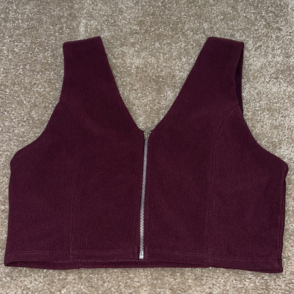 Crop top - Picture 2 of 3